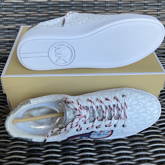 Michael Kors Poppy Lace Up MK Sig Small/MK Logo Ski Patch WMNS - Picture 4 of 16